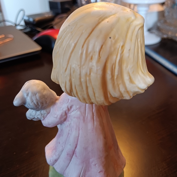 EASTER GIRL WITH LAMB FIGURE - Picture 3 of 3